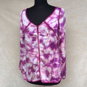 100% Silk Blouse Medium with Embroidery Stitch Detail